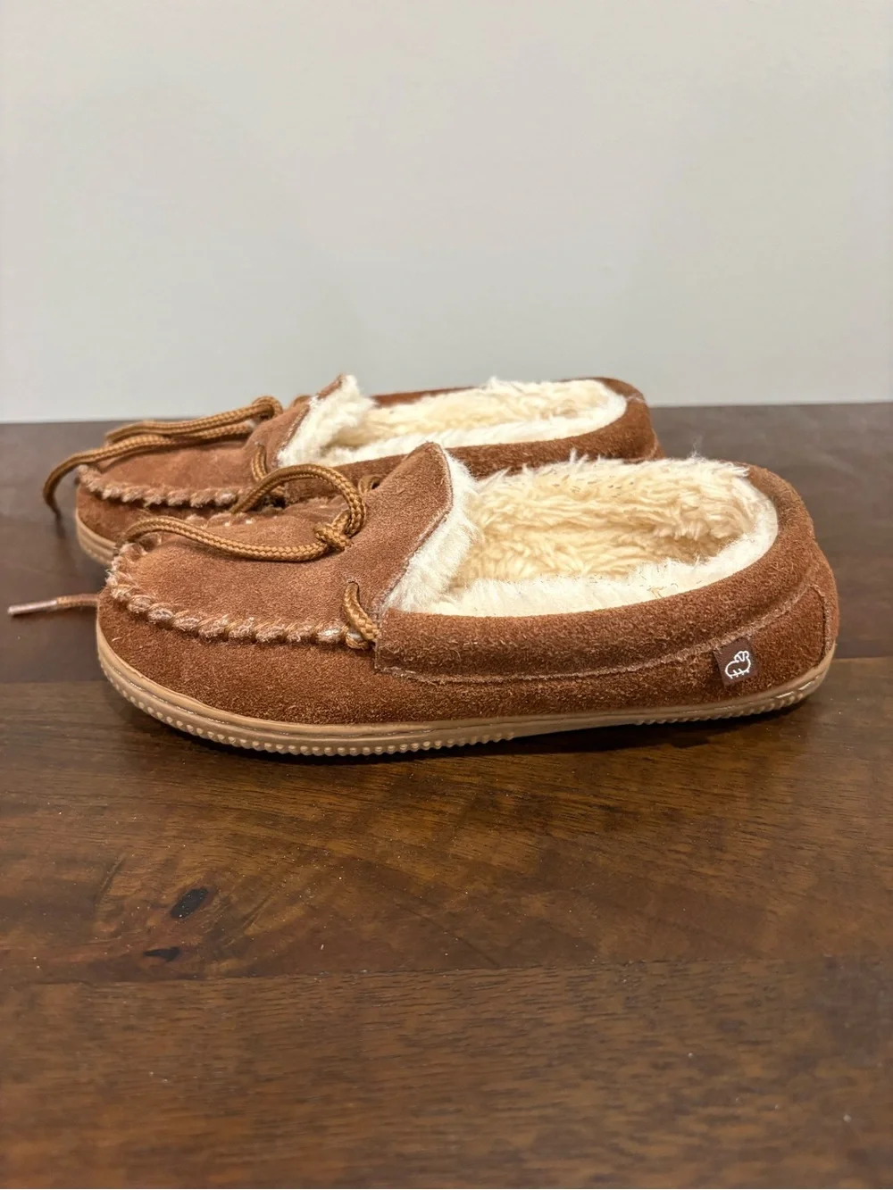 Lamo Kids Brown Faux-Suede One-Piece Slippers with Cream Lining